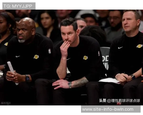 雷迪克直言队内一球员战术理解力差半场比赛仍不明白战术意图 雷迪克直言队内一球员战术理解力差半场比赛仍不明白战术意图