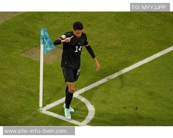 拜仁球员1月3日进行体能测试穆西亚拉提前一天训练展现拼搏精神