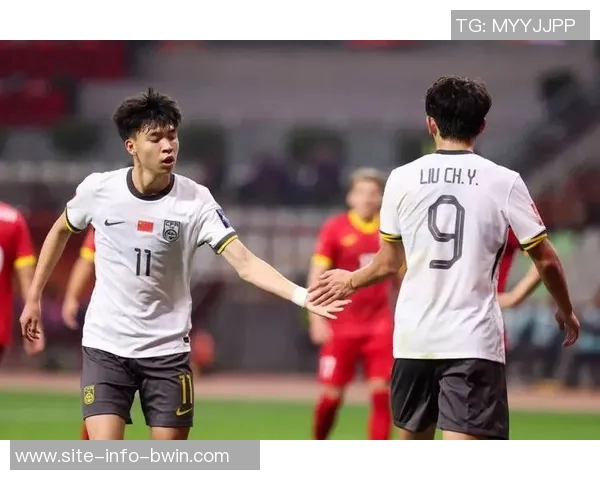 北青评论U22国足热身赛王钰栋进球彭啸伤愈复出展现球队新气象