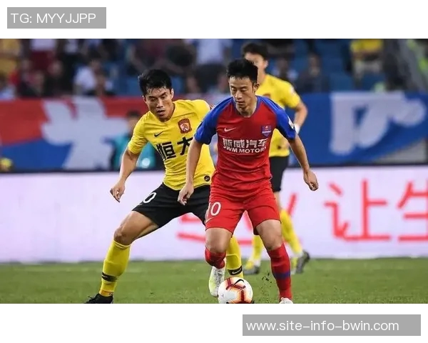 彭欣力冬训随青岛西海岸队在海口展开新征程